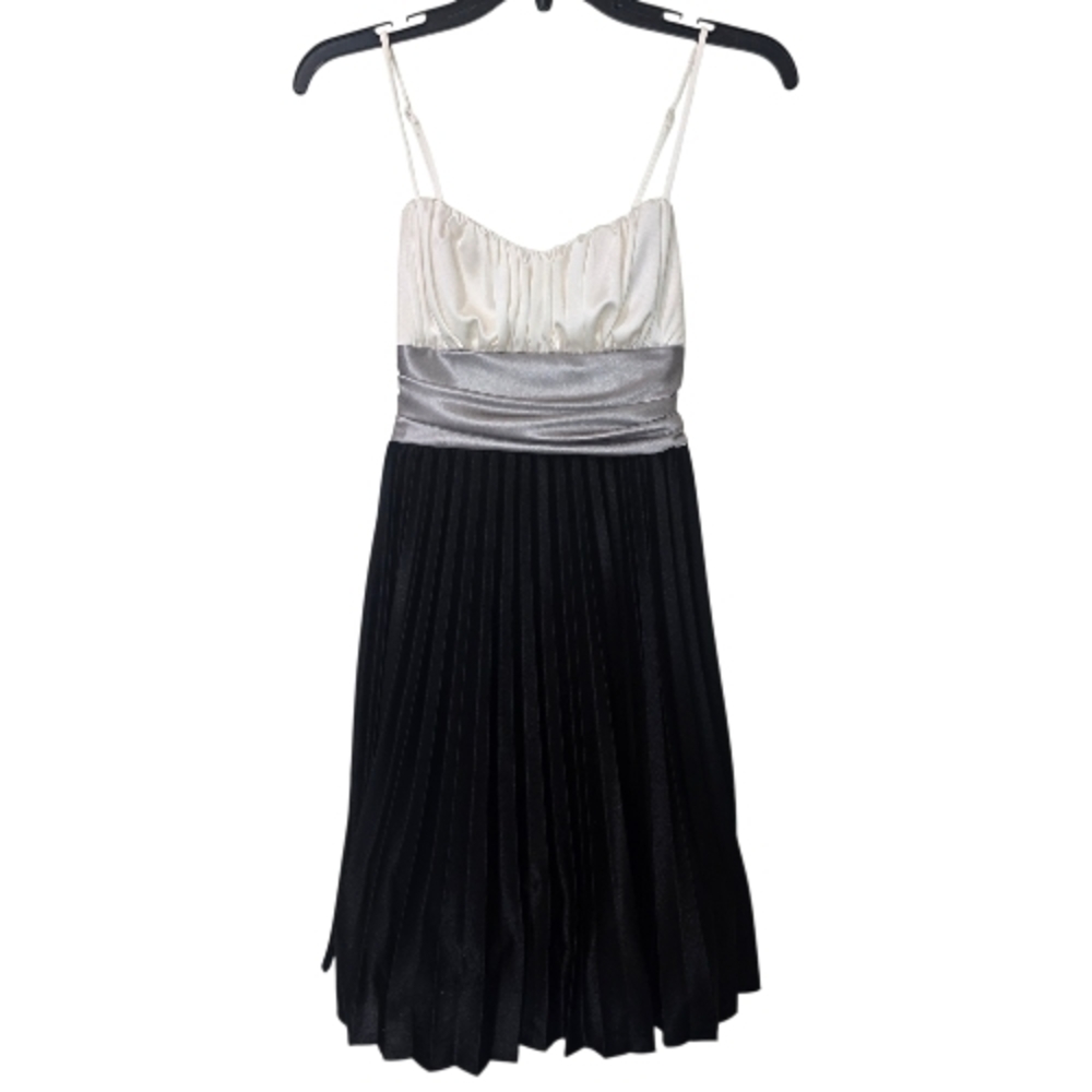 Speechless Cream & Black Babydoll Formal Prom Dress Juniors HOCO Y2k Flare Glam